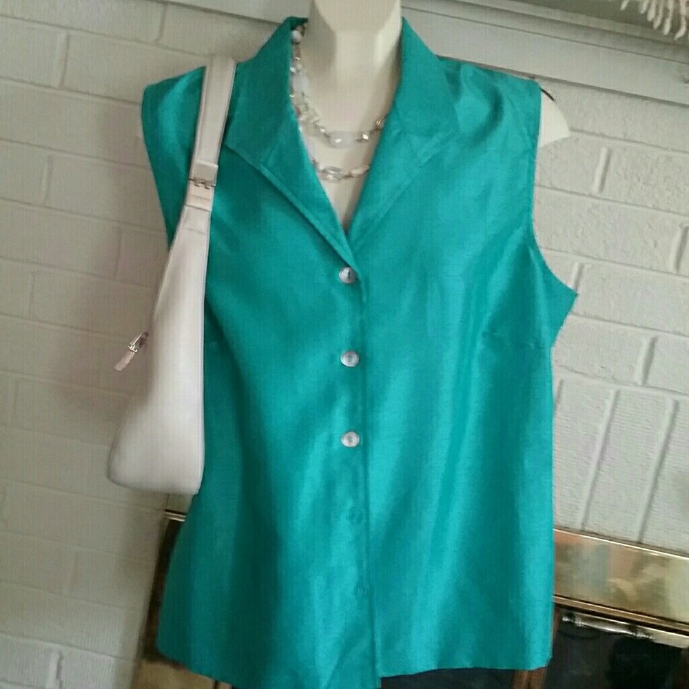 Cute slubbed silk-like turquoise shirt EUC