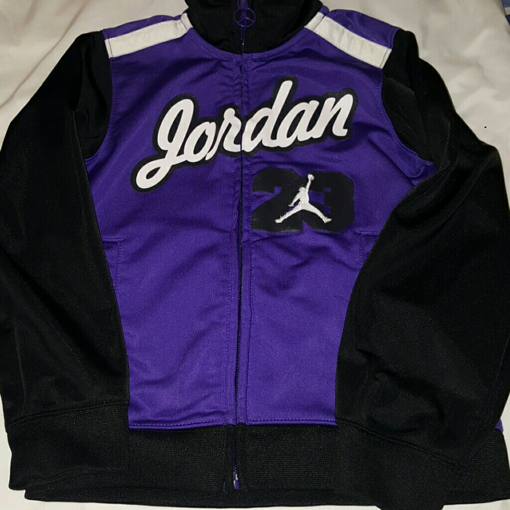 Jordan long sleeve coat.