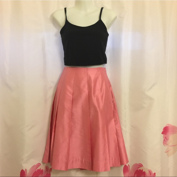 Banana Republic Dresses & Skirts - Silk Banana Republic Skirt