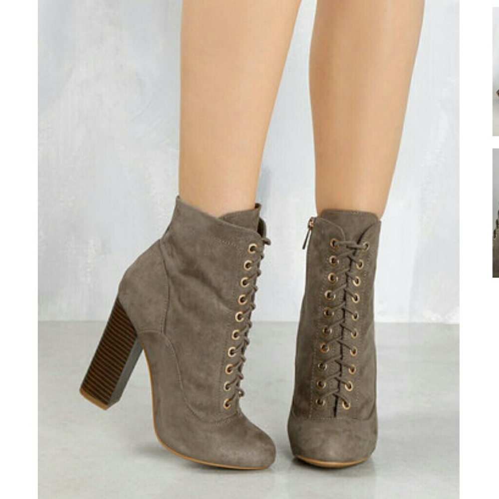 Lace up bootie heels never worn😍👑