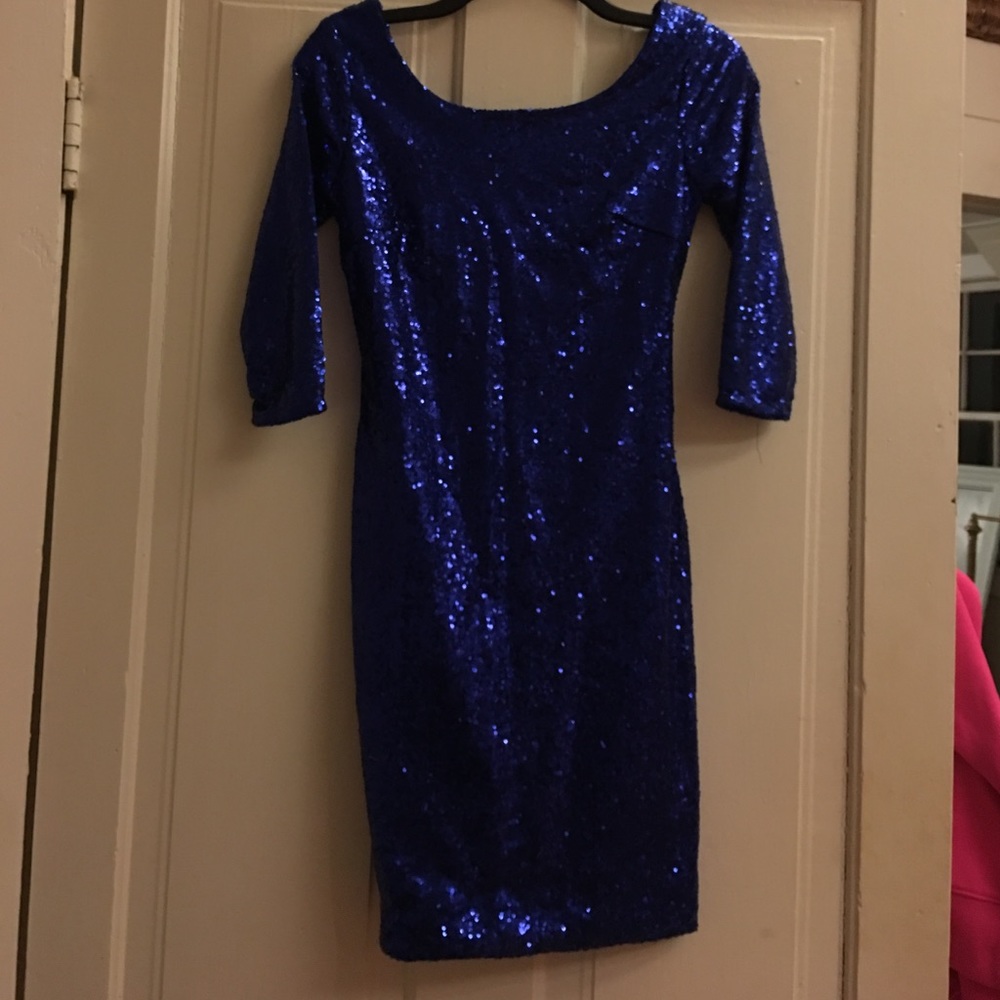 Blue sequined fitted dress