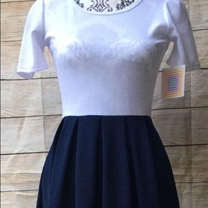 Nwt lularoe Amelia xs