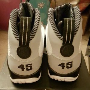 Air Jordan Retro 9 "Barons"