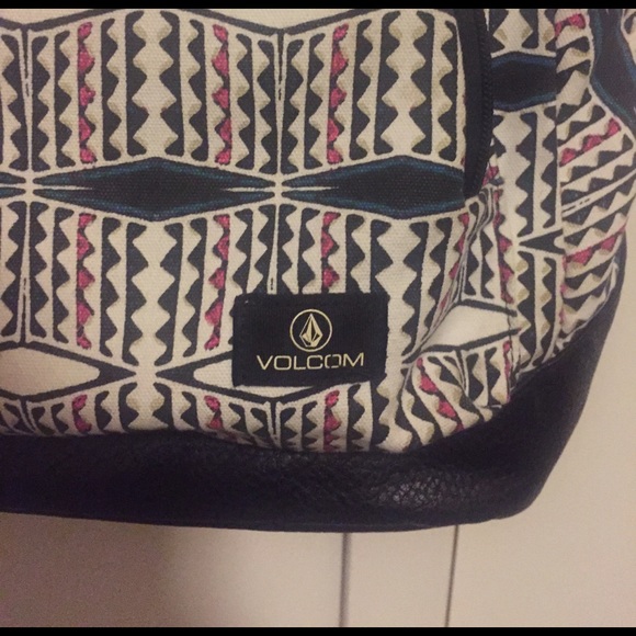 VOLCOM Backpack - Picture 3 of 3