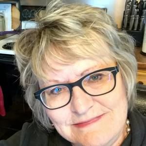 Meet your Posher, Debbie