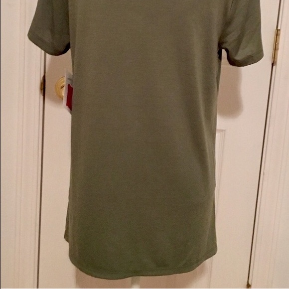 BNWT💚Super Cute Army Green Top💚Size Large💚 - Picture 3 of 4