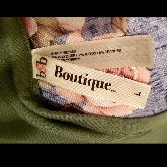 BNWT💚Super Cute Army Green Top💚Size Large💚 - Picture 4 of 4