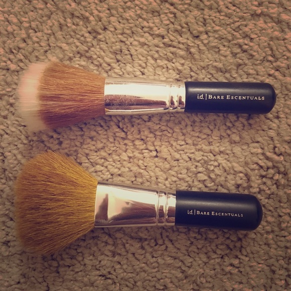 76% off bareMinerals Other - TWO Bare Minerals Makeup Brushes! from Lousine's closet on PoshmarkTWO Bare Minerals Makeup Brushes! - 웹