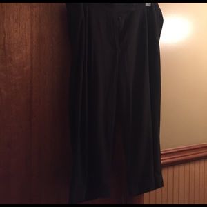 Black capri's, size 20W