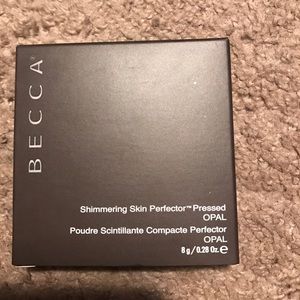 AUTHENTIC Becca highlighter in opal