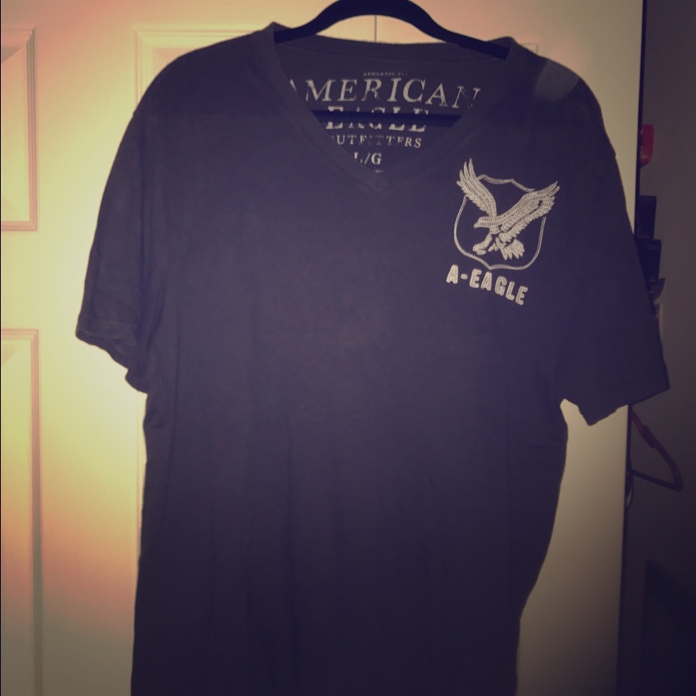 Tee shirt v neck