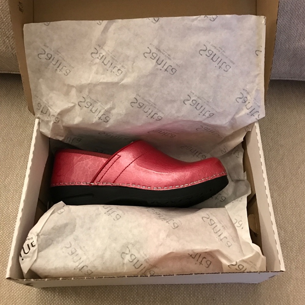 NIB Pink Pearl Sanita