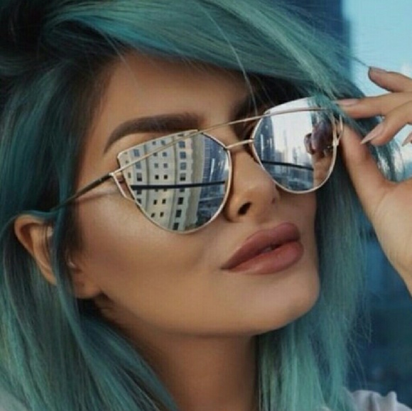 Accessories - *New* Cat Eyed Mirrored Sunglasses