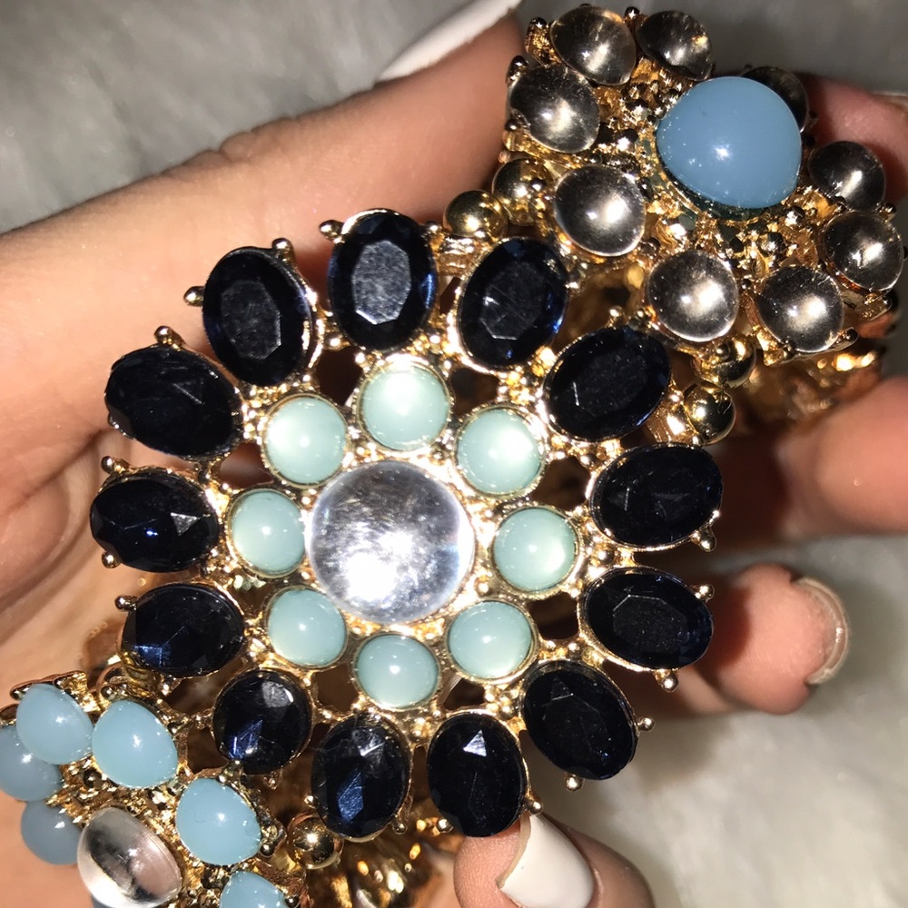 Francesca's Floral Gem Bracelet