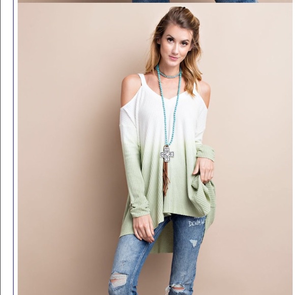 Weekend promo 1 Hr❗️Chic Ombré cold shoulder Tunic - Picture 2 of 4