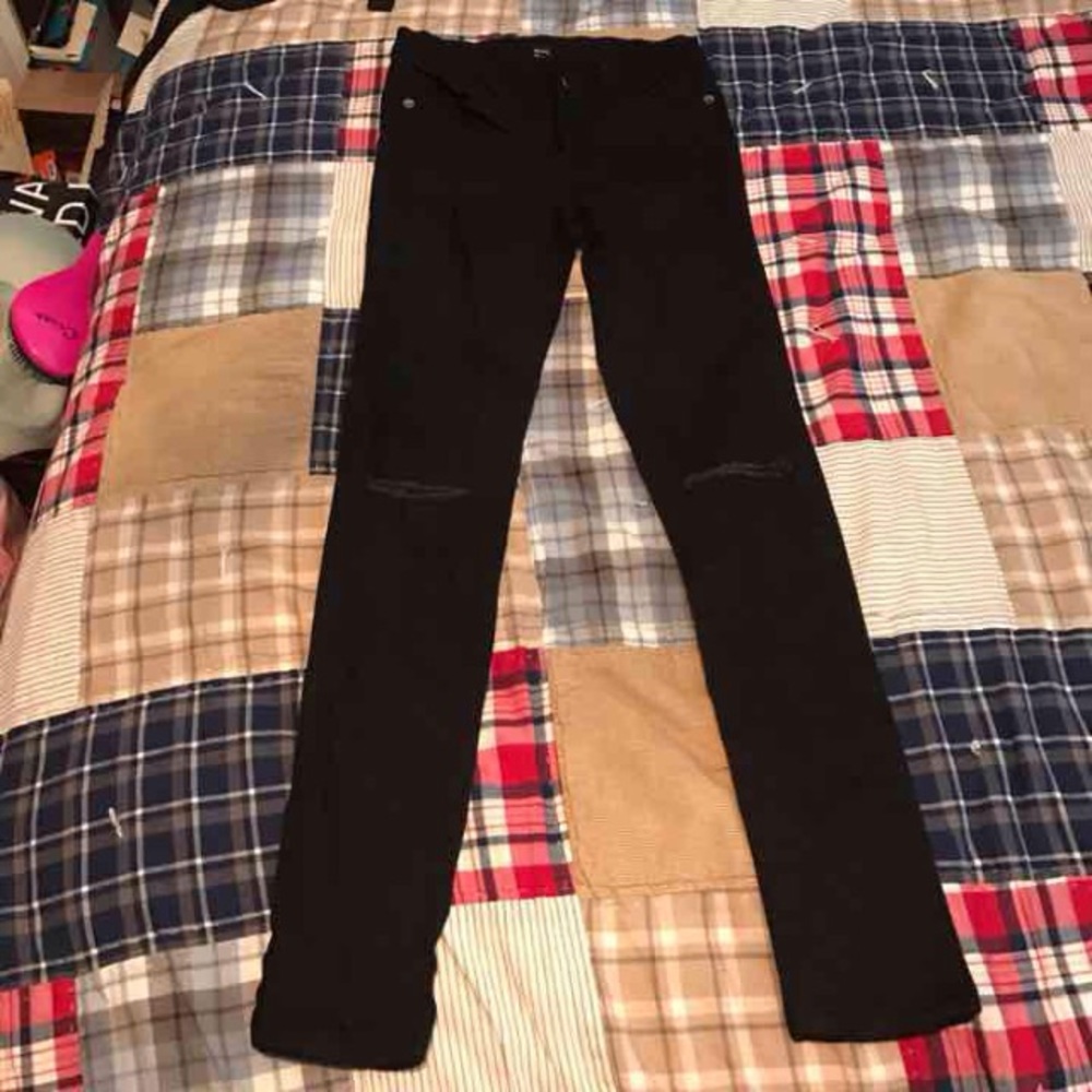 Black ripped skinny jeans