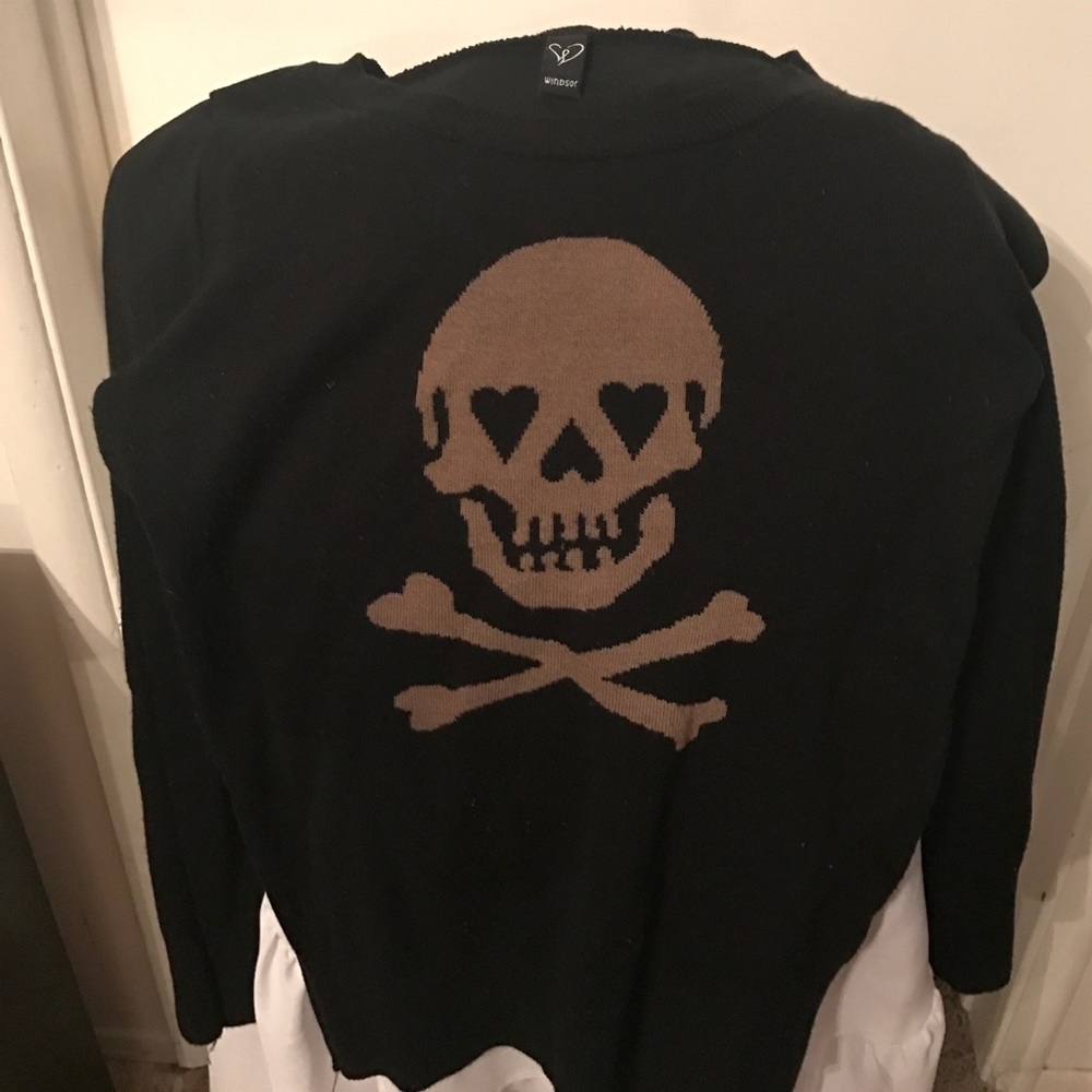 Skull sweater