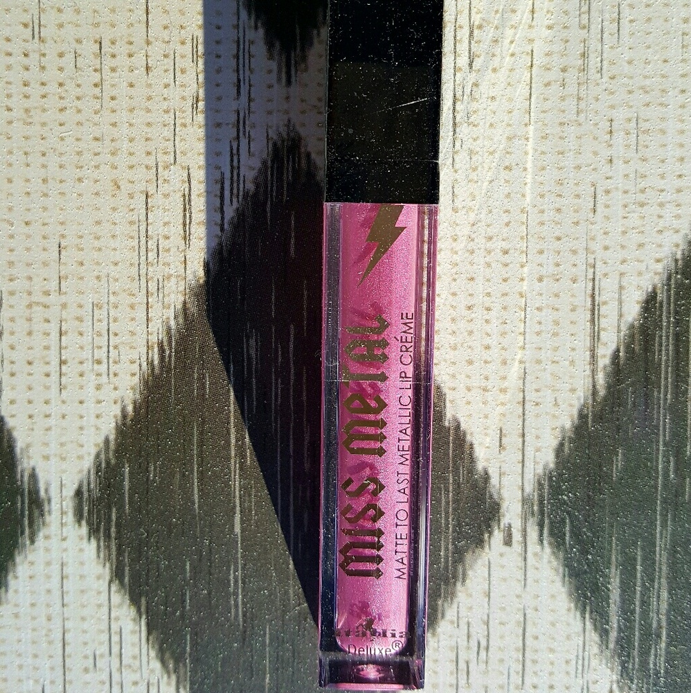 NEW Miss Metal Matte To Last Metallic Lip Creme#09