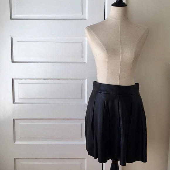 Banana Republic Pleated Leather Skirt - Picture 1 of 7