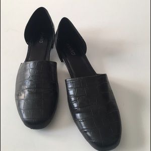 ashro flat shoes