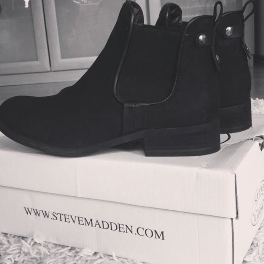 Black Chelsea boots booties