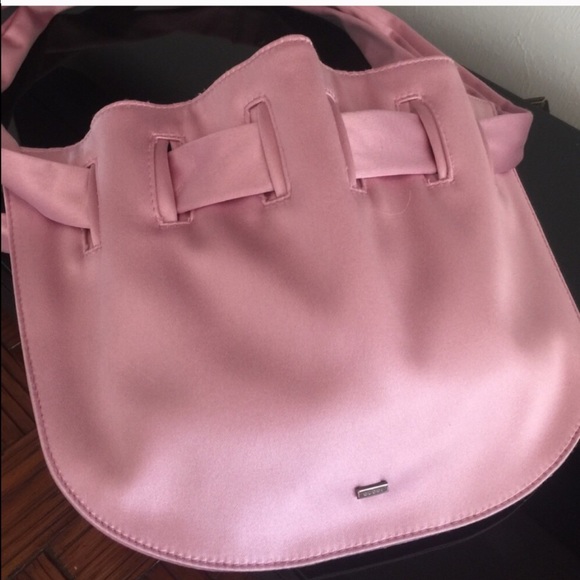Gucci Handbags - 🎉🎈host pick Gucci satin bag delicate