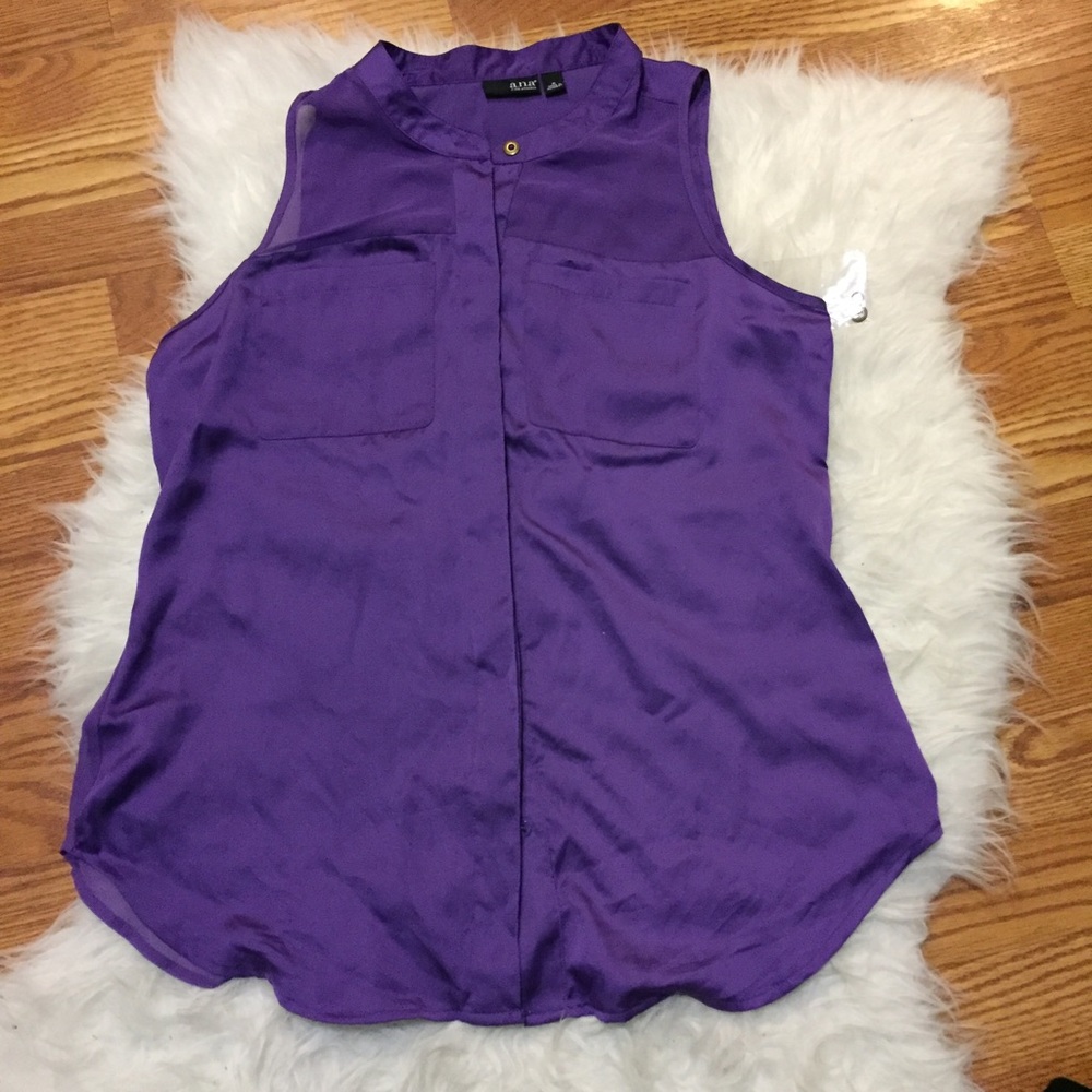 Bundle of 2 NWT chiffon sleeveless collared tops M