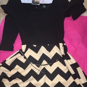👗🎈Chevron Dress+ FREE SHOES🎈🎈