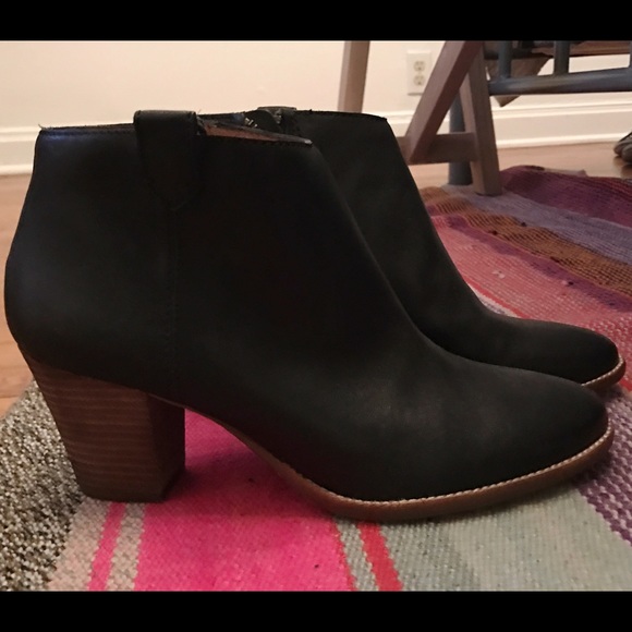 Madewell Shoes - Madewell Billie Boot in black.