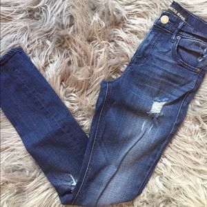 High Waisted Distressed Jeans