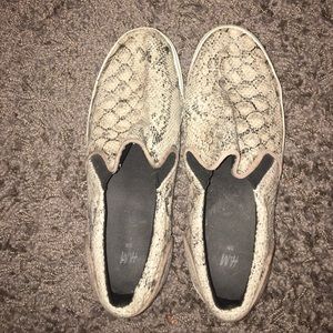 Snakeskin slip ons 🐍🐍🐍🐍
