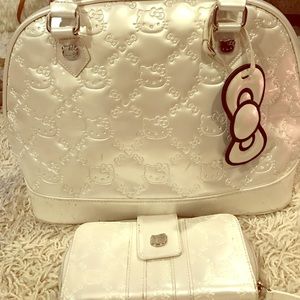 Hello Kitty purse with wallet
