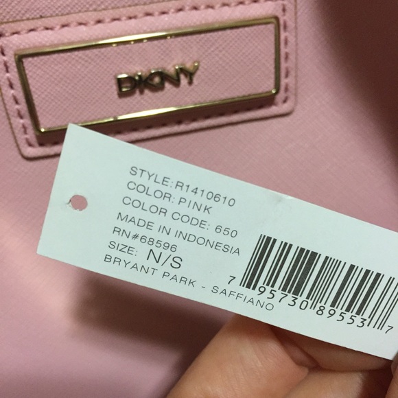 SOLD on Tradesy *Saffiano Set 2 DKNY pink bag 👛 - Picture 7 of 8