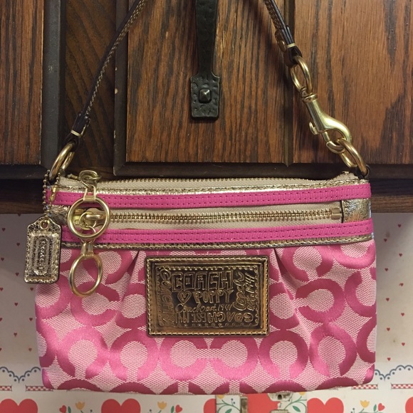 AMAZING PRICE!!!!! COACH POPPY LARGE WRISTLET - Picture 2 of 5