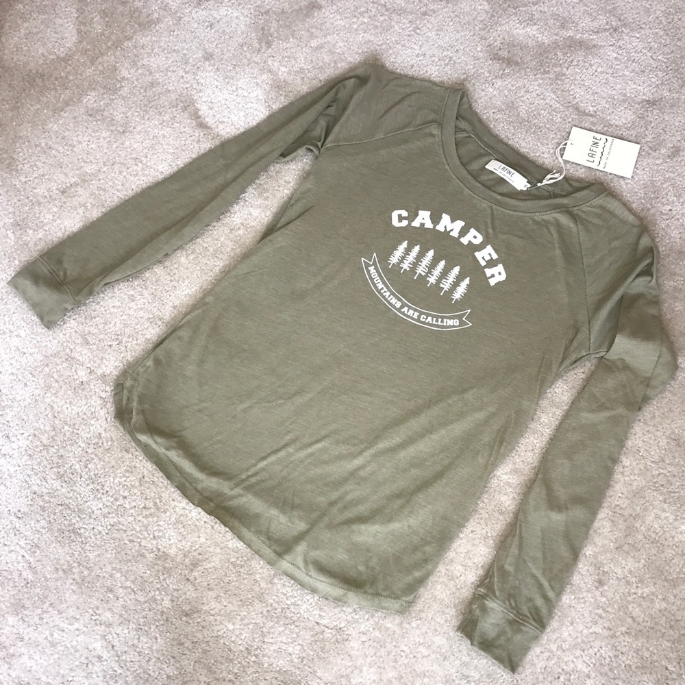 CAMPER LONG SLEEVE BASEBALL TEE IN OLIVE. XS