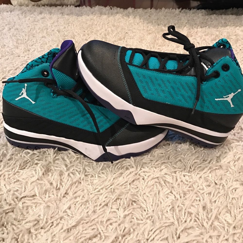 Jordan B'Mo basketball shoes