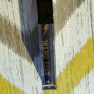 NEW Miss Metal Matte To Last Metallic Lip Creme#07
