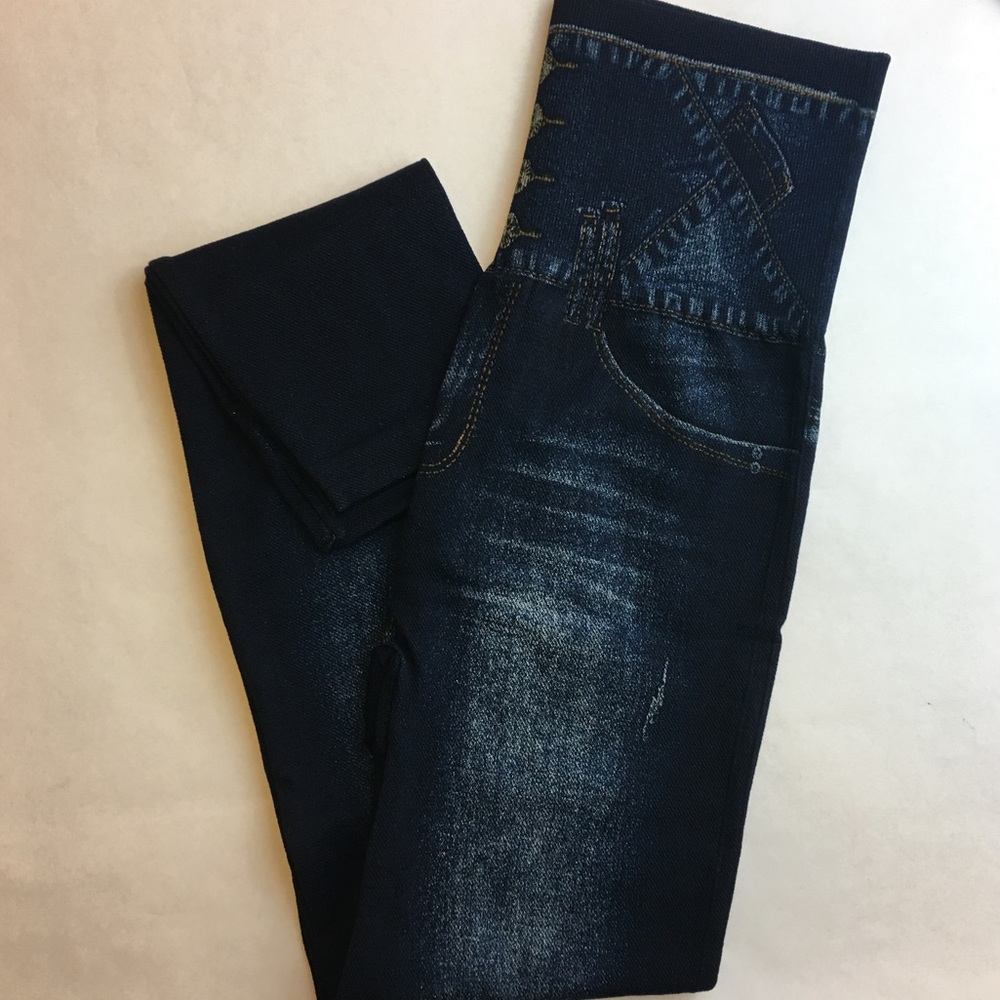 Highwaist Washed Denim Print Ankle Leggings. - Picture 4 of 6