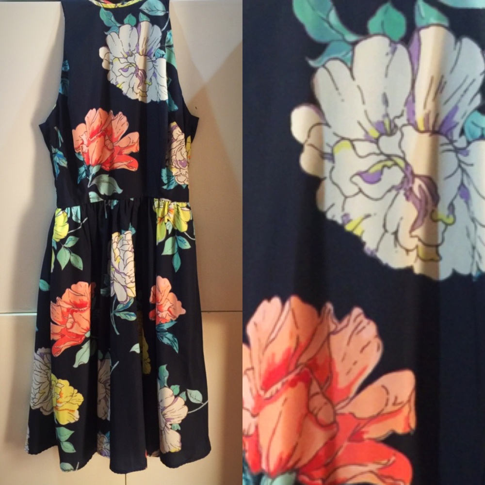 SAMPLE Dress Chest 26 Waist 22.5 Length 22