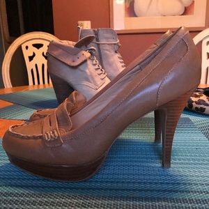 Nine West platform moccasin style pumps