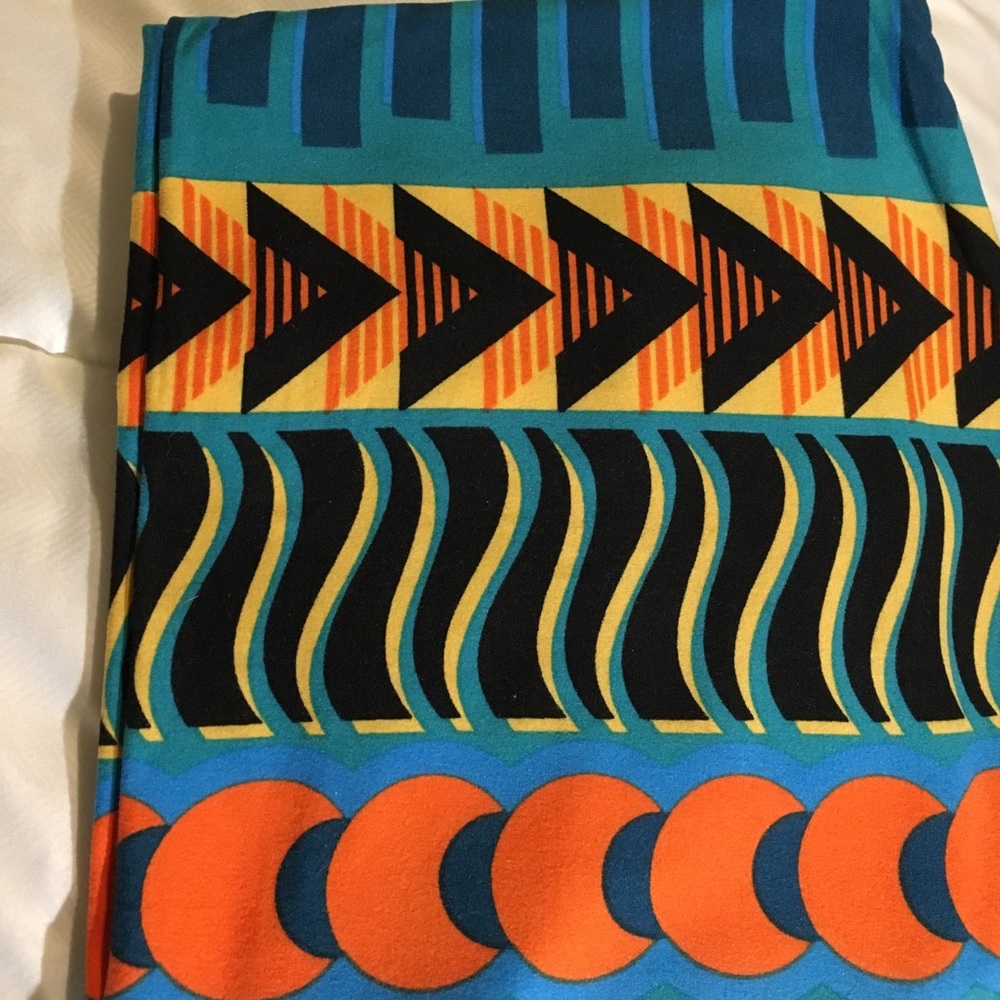 AWESOME Lularoe TC leggings. BEAUTIFUL colors NEW