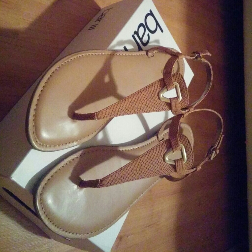 Bar III Womens flat cognac sandals