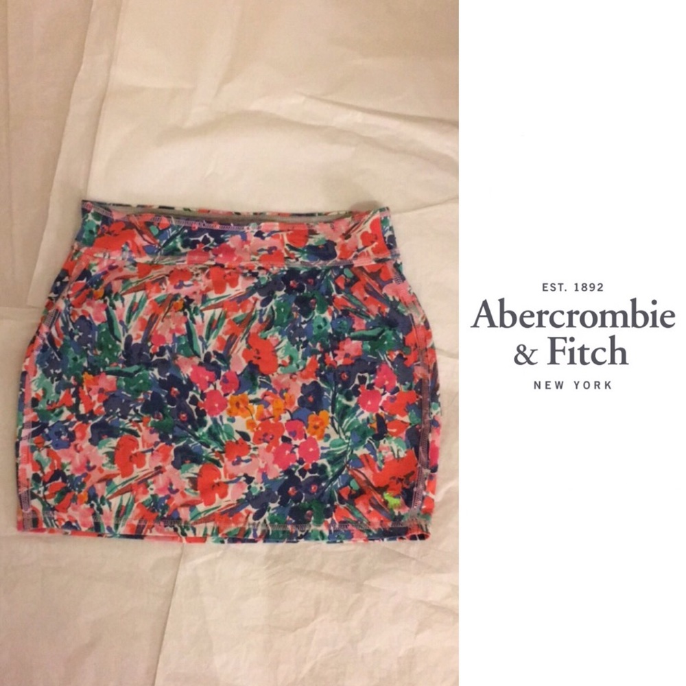NWOT Abercrombie & Fitch Mini Pencil Skirt