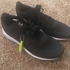 brand new Women's Adidas Cloudfoam Sneakers