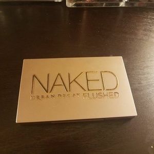 Urban decay naked flush in streak