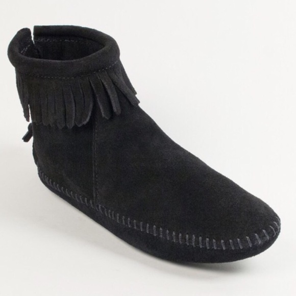 Minnetonka Shoes - ‼️final‼️NIB Minnetonka boot
