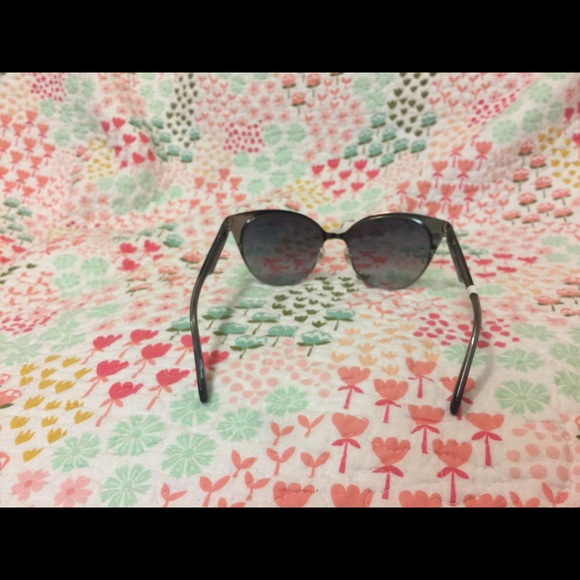 Kate Spade sunglasses in new condition