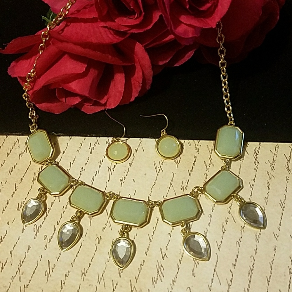 S207 Light Melon & Crystal Drop Necklace