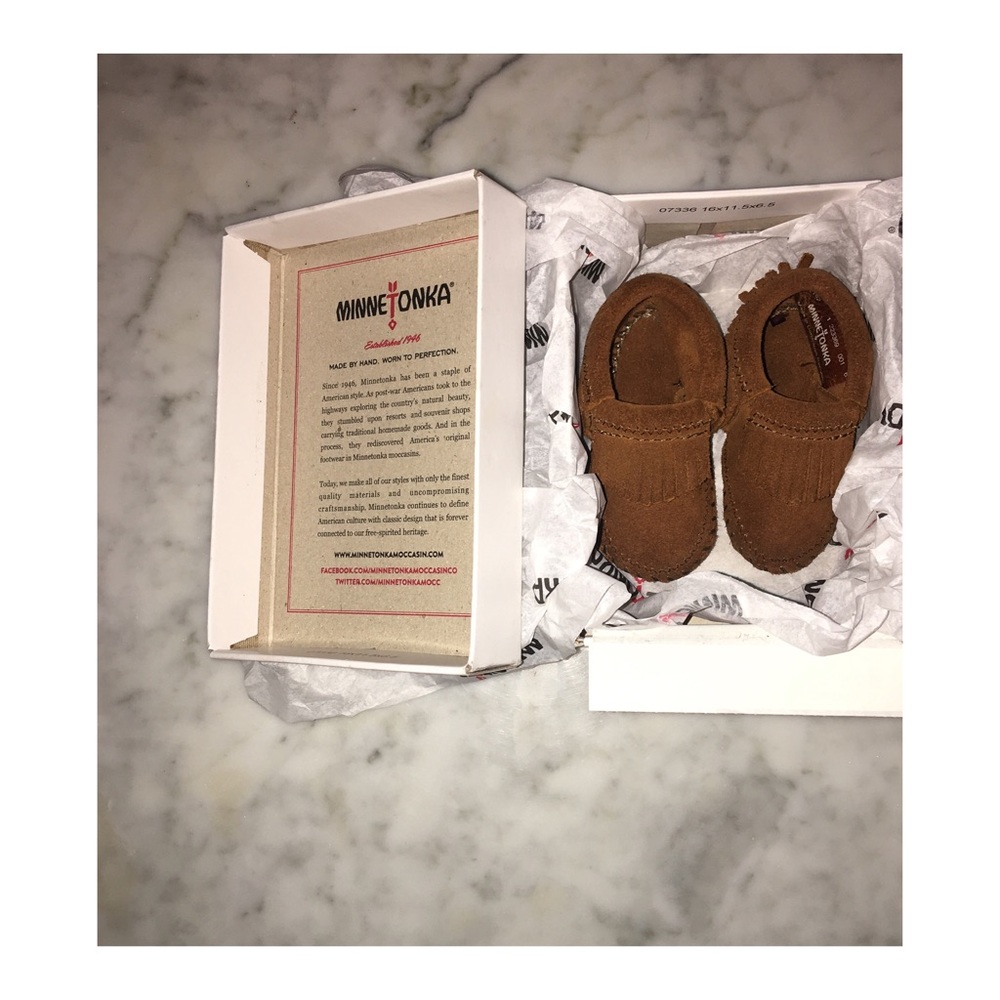 Minnetonka Riley Booties - Picture 2 of 3