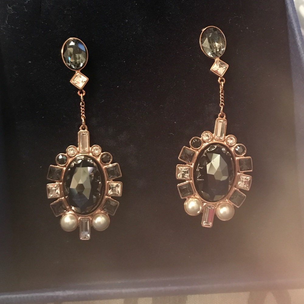 Beautiful earrings. - Picture 2 of 2
